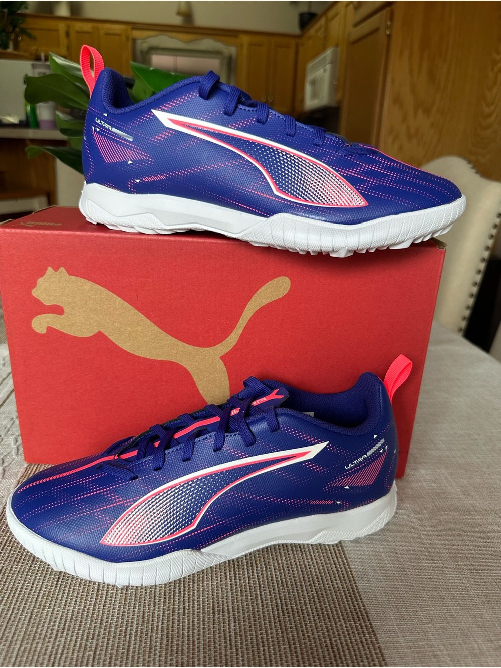 Puma Ultra 5 Play Turf Soccer - Purple with Pink Accents Sz 6